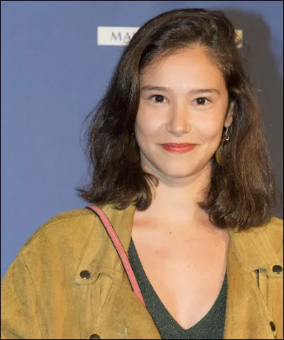 Avec quel professeur Salomé a-t-elle une liaison ?