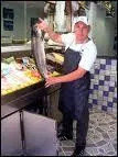 Je vends le poisson sur les marchs, je suis...