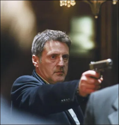 Dans quel film Daniel Auteuil est-il un lieutenant en concurrence avec un coll&egrave;gue pour faire tomber un gang ?