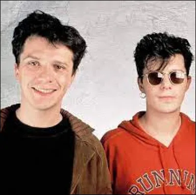 De quoi est décédé Stéphane le frère jumeau de Nicola, leader du groupe Indochine ?