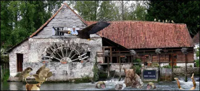 « Eh bien, rassurez-vous... dorénavant, tous les soirs à l'office, nous réciterons à votre intention l'oraison de Saint Augustin à laquelle l'indulgence ________ est attachée. Avec cela, quoi qu'il arrive, vous êtes couvert. C'est l'absolution pendant le _____. »
[Extrait des « Lettres de mon moulin »]
