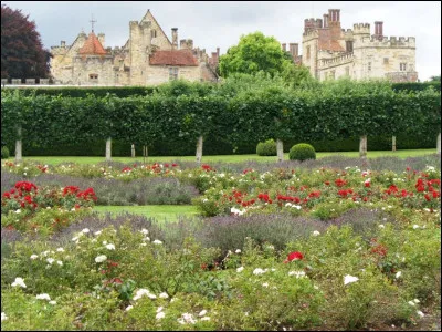 Dans quelle partie de l'Angleterre situez-vous le comté du Kent, réputé pour ses manoirs et ses jardins ?