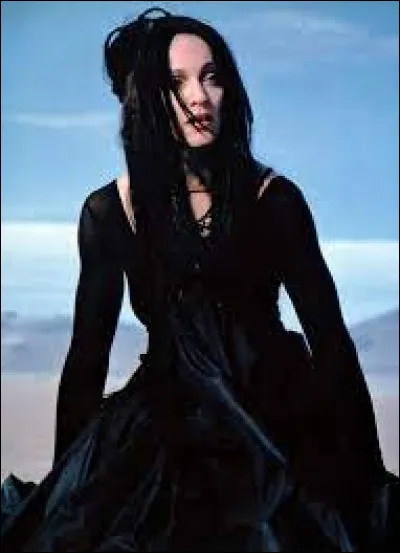 Sur quel album de Madonna apparait le single "Frozen" ?