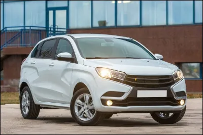 Avec la mondialisation, il est facile de se moquer des noms des autos qui ne sont pas vendues chez nous. Celle-ci en fait partie, quel nom porte-t-elle ?