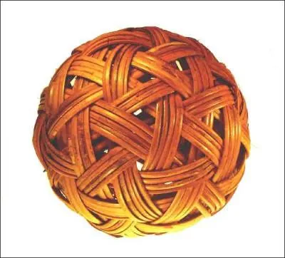 Le sepak takraw est un sport pratiqu en Malaisie. Mlange entre le foot, le volley-ball et la gymnastique. Ce sport se joue sur un court de. .