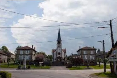Je vous emmène à 3 kilomètres de chez moi, à Parux. Petit village de 73 habitants, au pied des Vosges, il se situe dans le département ...