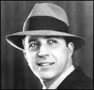 Comment est dcd Carlos Gardel, auteur-compositeur toulousain de musique argentine, en 1935 ?
