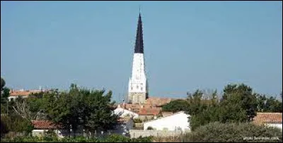 Dans quel département faut-il se rendre pour découvrir l'amer d'Ars-en-Ré ?