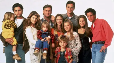 Qui a aidé à élever les filles de Danny ?