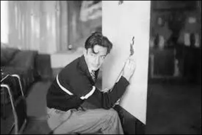 À quel âge participa-t-il à sa première exposition de peinture avec d'autres artistes ?