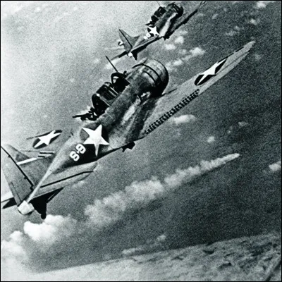 Quelle bataille, au cours de laquelle larmée américaine coula les quatre porte-avions japonais engagés, marqua un tournant dans la guerre du Pacifique ?