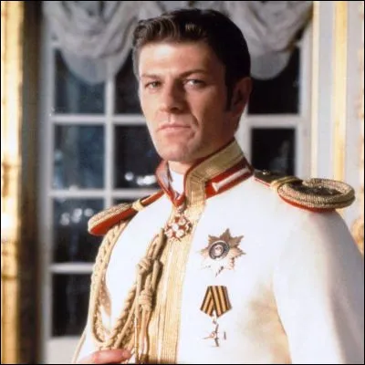 Dans quel roman russe apparaît le personnage du comte Alexis Vronsky, incarné au cinéma par Fredric March et Sean Bean, entre autres ?