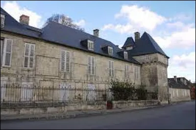 Je vous propose de partir maintenant dans les Hauts-de-France &agrave; la d&eacute;couverte de l'ancien ch&acirc;teau de Villeblain, &agrave; Chacrise. Commune de l'aire d'attraction Soissonnaise, il se situe dans le d&eacute;partement ...