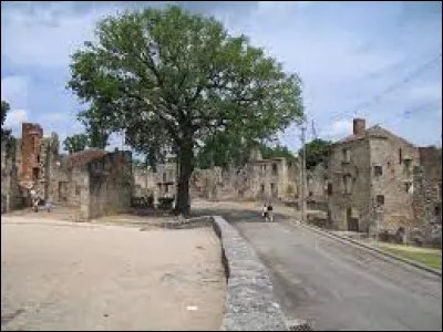 Oradour-sur-Glane, dont le nom reste associé au massacre de sa population par la division SS Das Reich le 10 juin 1944, est une commune située dans le département ...