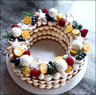 Omelette norvégienne : quelle proposition ne fait pas partie de sa composition ?