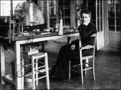 Combien de fois Marie Curie a-t-elle reçu le prix Nobel pour ses recherches sur la radioactivité ?