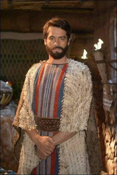 &Eacute;vang&eacute;lisa l�Arabie et la M&eacute;sopotamie, flagell&eacute;, &eacute;corch&eacute; vif, crucifi&eacute; puis d&eacute;capit&eacute;. Qui est-il ?