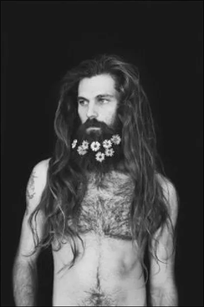 &Eacute;vang&eacute;lisa l�Inde et form&eacute; une premi&egrave;re communaut&eacute; chr&eacute;tienne &agrave; laquelle appartenait des personnes de la famille royale, mort, transperc&eacute; par une lance. Qui est-il ?