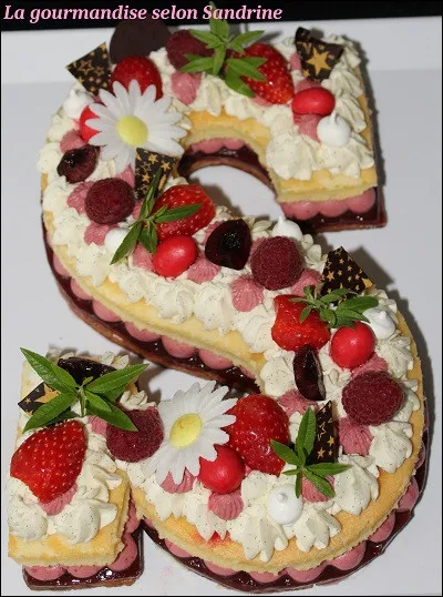 Spritz : quel alcool entre dans la composition de ce cocktail rafraîchissant d'origine italienne qui sera toujours accompagné de nombreux glaçons ?