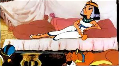 Quelle comédienne a prêté sa voix à Cléopâtre dans le film d'animation "Astérix et Cléopâtre" ?