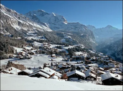 Dans quel canton suisse se trouve la station de Wengen, où les meilleurs skieurs se mesurent à la piste du Lauberhorn ?