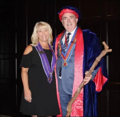 Laquelle de ces d&eacute;finitions ne correspond pas au mot chanteau ?