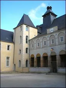 Le lyce Ambroise Par de Laval. Ambroise Par est considr comme le pre...