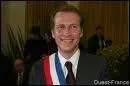 Guillaume Carot est le dput-maire P . S de Laval. Que veut dire P . S ?