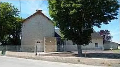 Nous terminons notre balade dans les Deux-Sèvres, à Villemain. Nous sommes en région ...