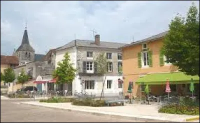 Où se situe la ville de Lussac-les-Châteaux ?