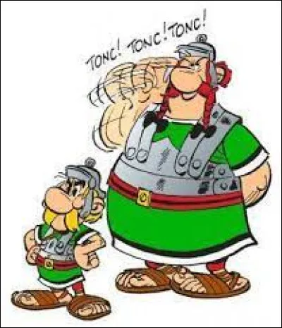 Dans quel album Ast&eacute;rix et Ob&eacute;lix endossent-ils pour la premi&egrave;re fois un uniforme romain ?