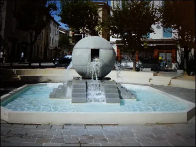 Dans quel département se situe Bourg-en-Bresse ?