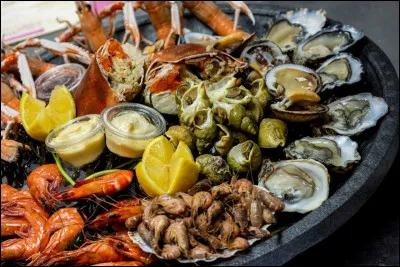 Quel est ce vin blanc sec de Bourgogne qui s'associe parfaitement avec les fruits de mer ou les hu&icirc;tres ?