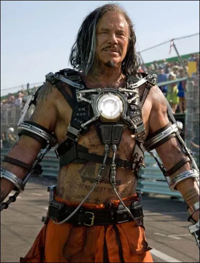 Contre qui Tony se bat-il dans ''Iron Man 2'' ?