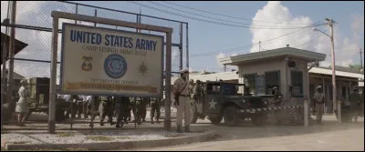 Dans ''Captain America : Le Soldat de l'hiver'', Natasha et Steve se rendent à l'ancien camp militaire où Steve était. Qui rencontrent-ils là-bas ?