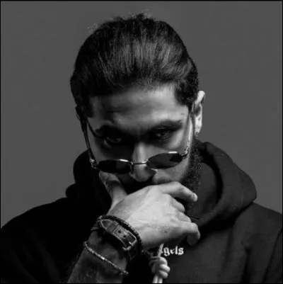 Qui est le rappeur avec qui Toto étudiait ?