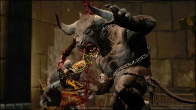 Moitié homme, moitié taureau, le dangereux Minotaure vit en captivité dans un labyrinthe. Que lui envoie-t-on comme dîner tous les neuf ans ?