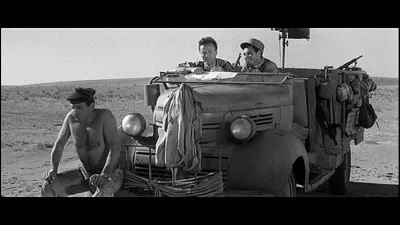 Quel acteur accompagne Lino Ventura dans le long-métrage "Un taxi pour Tobrouk" ?