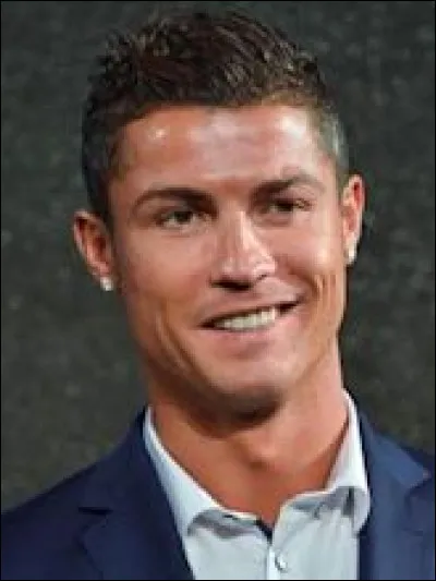 Qui est ce joueur de foot ?