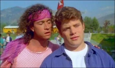 Avec quel vhicule se dplace Stoney ?