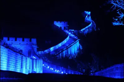 Construite entre le IIIe siècle av. J.-C. et le XVIe siècle, la Grande Muraille de Chine a été un chantier très dangereux ; combien d'ouvriers sont-ils morts pendant les travaux ?