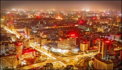 Qui chante "Et moi, et moi, et moi" ?