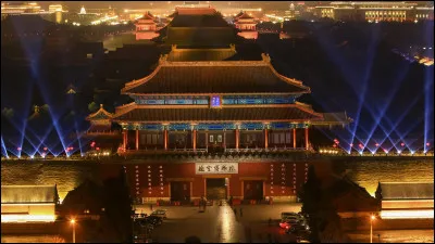 Quel acteur accompagne Ursula Andress dans le film "Les Tribulations d'un Chinois en Chine" ?