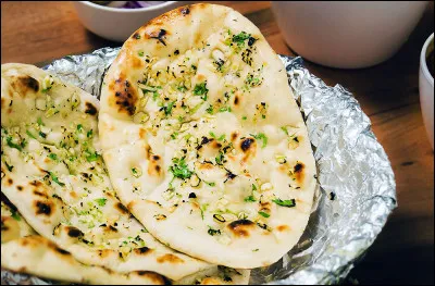 Quel est le nom de cette galette de semoule au lait, typique de la cuisine indienne ?