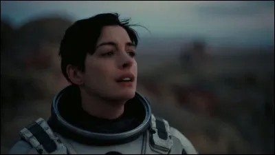 Comment s'appelle cette femme astronaute ?