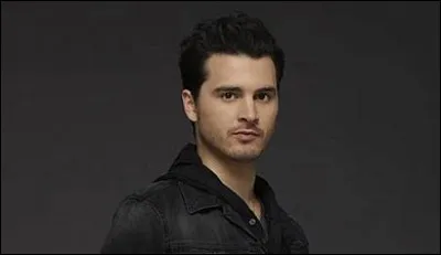 Comment s'appelle le meilleur ami de Damon ?