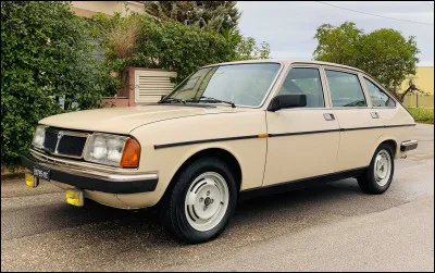 Quel est ce modèle, une berline supérieure produite par Lancia de 1972 à 1984 ?