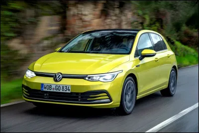 Quel est ce modèle, une berline compacte produite par Volkswagen depuis 1975 ?