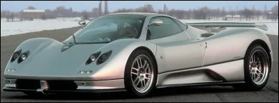 Cette Pagani a le joli nom zézayant d'un foehn de la chaîne [...] : le [...], appelé aussi "vent blanc".