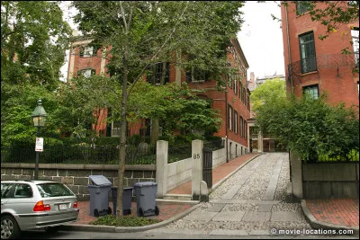 Quel est ce film, avec Steve McQueen et Faye Dunaway, qui se déroule à Boston et dans lequel un banquier a organisé le braquage de sa propre banque ?